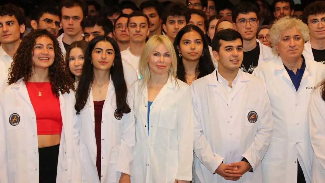 Akdeniz Tıp’ta 343 Öğrenciden Beyaz Önlükle Mesleğe İlk Adım! 5